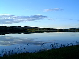 Hosjön en vårkväll.