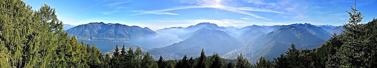 Panorama von der Plattform Cardada