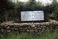Мемориальная плита на месте битвы при Каллане