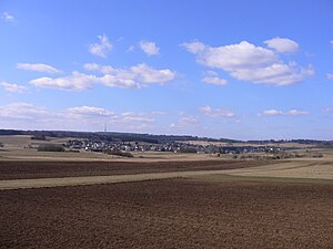 2009 Juni - Bottenhorner Hochflächen, im Hintergrund Sender Angelburg (Berg) im Schelder Wald MR 4