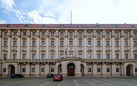 Černínský palác, sídlo MZV, archiv ve vyšších patrech v levé části budovy