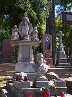 Надгробок Терези і Йосипа Івановичів.