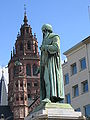 Mainz'deki Gutenberg Heykeli