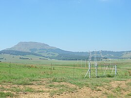 Vue de Majuba Hill en Afrique du Sud, théâtre de la bataille de Majuba qui vit la victoire écrasante et décisive le 27 février 1881 des Boers face à l'armée britannique lors de la Première Guerre des Boers. (définition réelle 2 048 × 1 536)