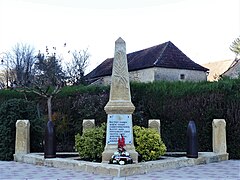 Le monument aux morts.