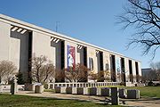 The Museum of History and Technology (later renamed the National Museum of American History) — photo March 2006.