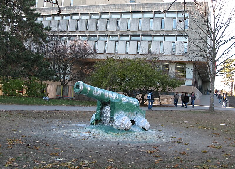 800px-Old_Jeremiah_at_University_of_Guelph%2C_Nov_18.jpg