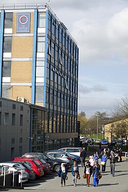 Oldham College Main Entrance.JPG