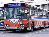 一般路線に転用された元在日米軍スクールバス車両（写真は琉球バス交通になってからのものだが、塗装はスクールバス時代のもの）