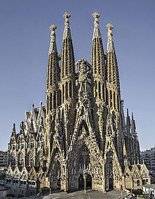 Basilica Sagrada Familia in Barcelona Sagrada Familia. Facana del Naixement (cropped).jpg