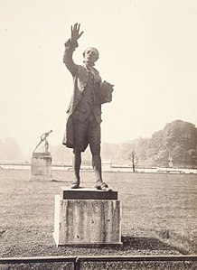 Statue de Jean Sylvain Bailly dans le jardin du Luxembourg à Paris.