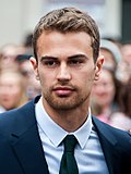 Vignette pour Theo James