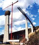 Le viaduc en janvier 2002 en cours de construction.