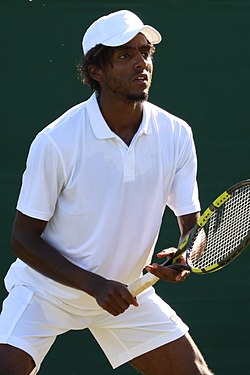 Elias Ymer v kvalifikaci Wimbledonu 2022