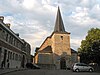 L'église Saint-Roch, y compris la tour et l'enclos du cimetière