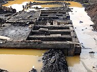 Remains of an old floodgate in De Hunze near De Hilte [nl; pl; zh-min-nan] (Tjassensverlaat [nl])