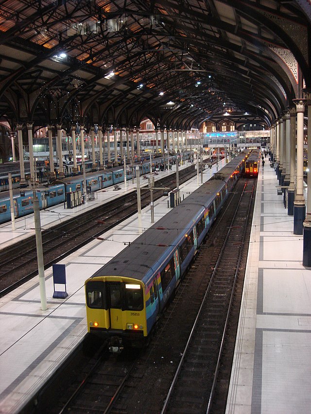 The platforms and trainshed at Liverpool Street station in 2007