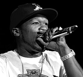 Рэпер 50 Cent на канцэрце з «Bling-Bling».