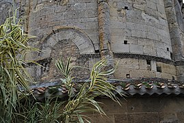 Fenêtre bouchée de l'abside.