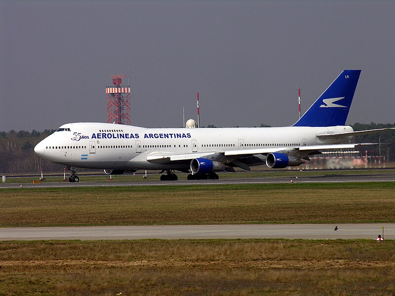 파일:Aerolíneas Argentinas B747-287B (LV-MLR) taxiing at Berlin Tegel Airport.jpg