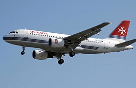 Airbus A319-100 de Air Malta aterrizando en el Aeropuerto de Londres-Heathrow.