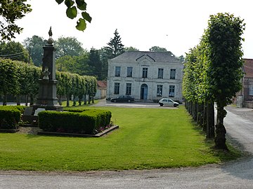 Le monument aux morts.