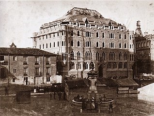 La casa Botines fue construida durante esta época.