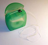 200px Dental floss 28whole29