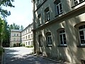 Schule mit Gedenktafel (Kolbe-Schule, Förderschule Waldheim)