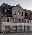 Wohnhaus (mit Anbau) in geschlossener Bebauung und Ecklage