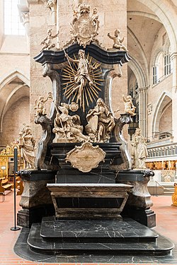 Burial in the Trier cathedral