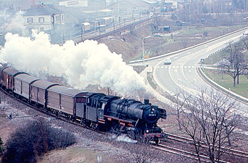 http://upload.wikimedia.org/wikipedia/commons/thumb/5/53/Gundelsheim_-_Class_50_and_Freight_Train.jpg/500px-Gundelsheim_-_Class_50_and_Freight_Train.jpg