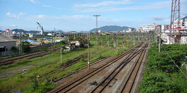 640px-Higashi-Kokura_station.jpg