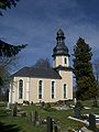 Laurentiuskirche sowie Kirchhof mit Einfriedung und Torbogen