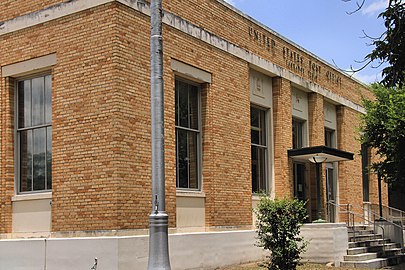 1936–7 U.S. Post Office facade looking northeast (2014)