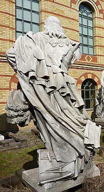 Reverse of the Georg Wilhelm statue, showing the cape.