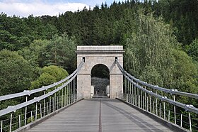 Pont suspendu à chaînes à Stádlec