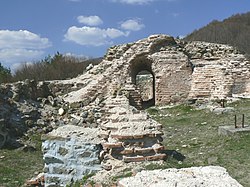 Trayanovi-vrata-left-arch-3.JPG