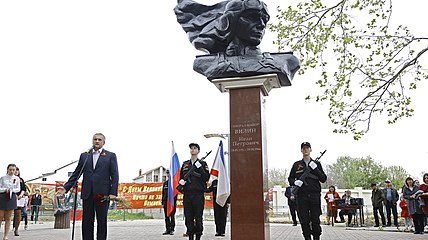Открытие памятника И. П. Вилину в Вилино 8 мая 2019 С. В. Аксёновым
