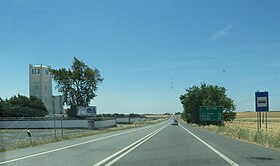 La route européenne 802 au sud de Beja.