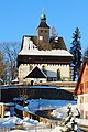 Kirche mit Ausstattung, Einfriedungsmauer des Kirchhofs, neun Grabmale an der südlichen Kirchenwand und Denkmal für die Gefallenen des Ersten Weltkrieges – Einzeldenkmale