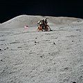 Pohľad na lunárny modul Challenger v mieste pristátia