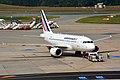 Air France dengan Airbus A318nya dalam proses parkir