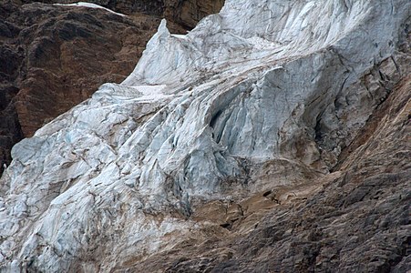Структура льоду з уламками породи на поверхні, 2010 рік