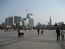 Mynd sem sýnir Bayi torg Nanchang borgar í Jiangxi héraði í Kína.