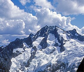 Vue de la face nord du pic Bonanza depuis le mont Lyall.