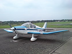 Eine Robin DR 221