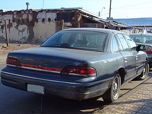 1993-94 Ford Crown Victoria