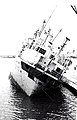 האנייה "החלוץ" בנמל קליארי נוטה על צידה עקב תנועת המטען בתחתית המחסן, 1967.
