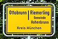 Gemeinsames Ortsschild mit Riemerling